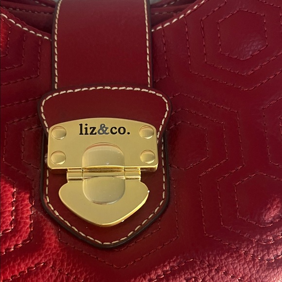 Liz & Co. Chic Red Shoulder Bag - Picture 2 of 6